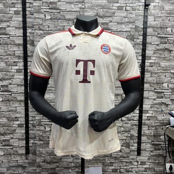 بايرن ميونخ خارج أرضه 24 25 Bayern Munich away kit