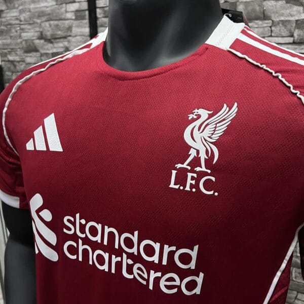 IMG_5753 LIVERPOOL 25-26 HOME KIT